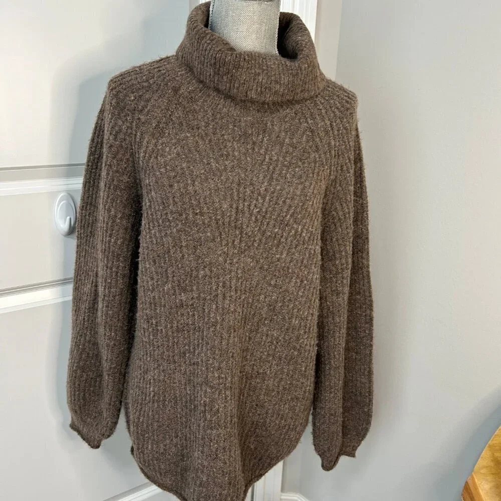 Molly Bracken Knit Mock Neck Pullover Size M Brown NWOT - Picture 2 of 3